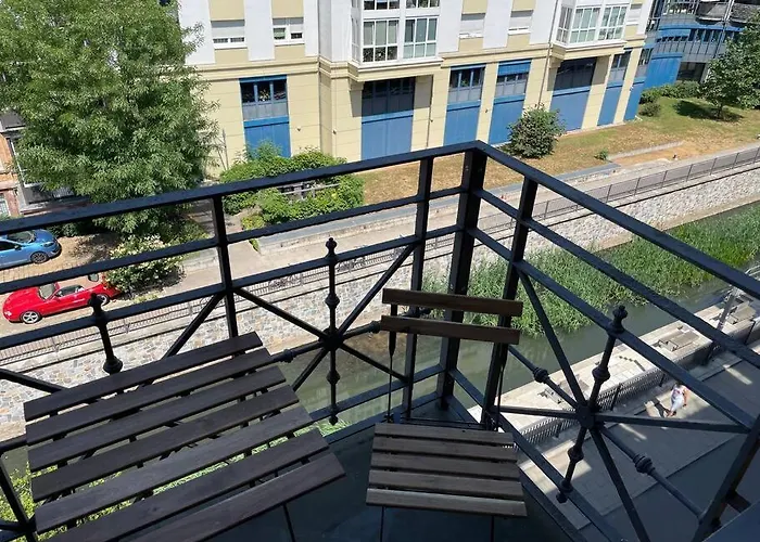 Innenstadt Refugium In Ruhiger Wasserlage+balkon * Leipzig